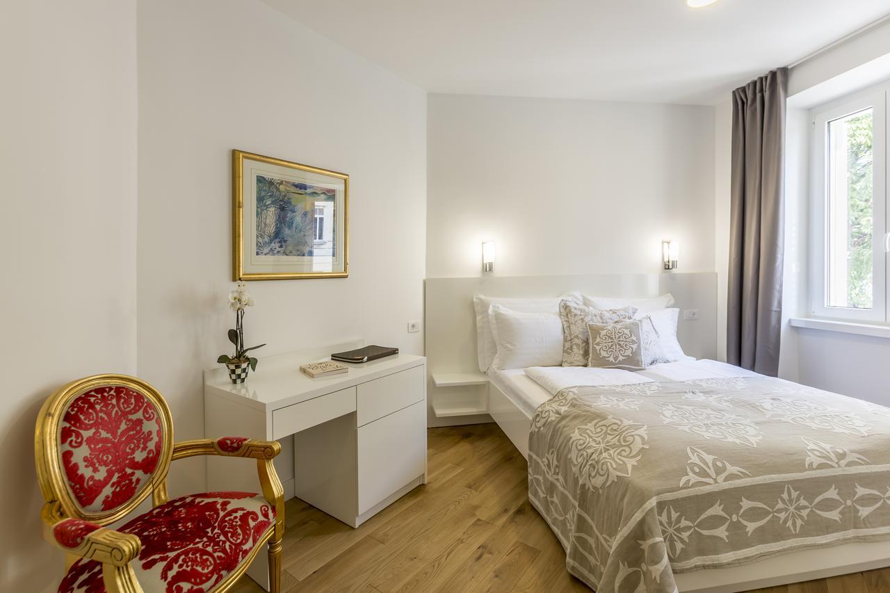 Centro Di Centri Due Hotel Split Bagian luar foto